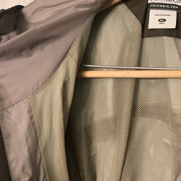 Columbia Omni-vent rain jacket - Picture 11 of 11